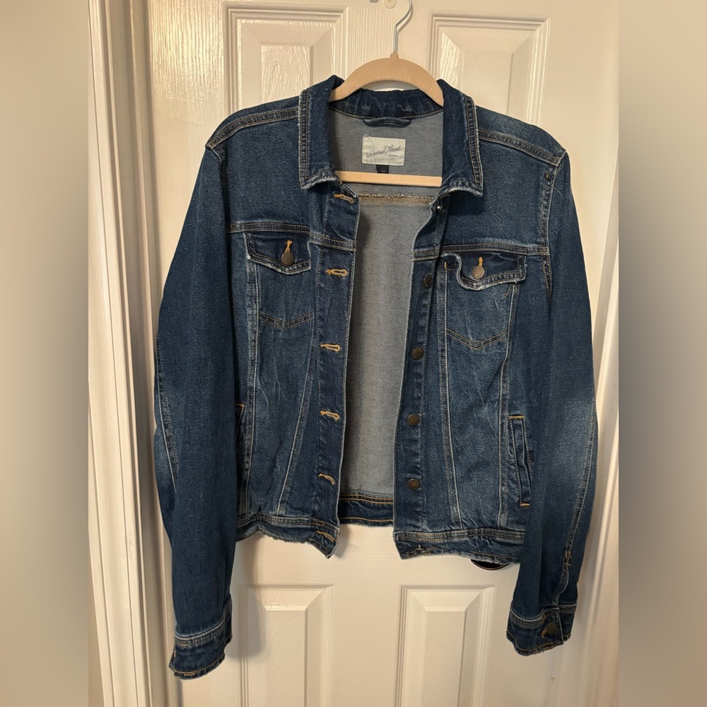 Universal Thread Oversized Dark Wash Jean Jack size large